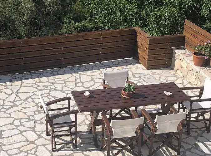 Lägenhet Livas Kávallos